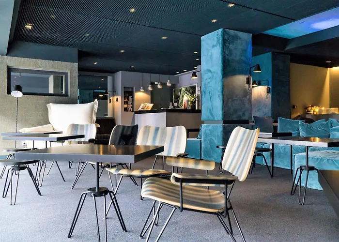 Periscope, A Member Of Design s